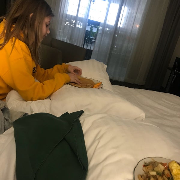 Photos At Holiday Inn Saint Louis West At Six Flags Pacific