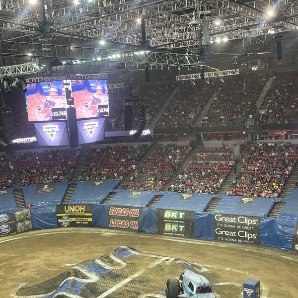 รูปภาพถ่ายที่ Thomas &amp; Mack Center โดย Abdulaziz เมื่อ 7/24/2022