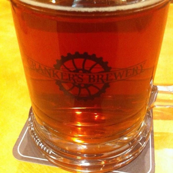 Das Foto wurde bei Cranker&#39;s Restaurant &amp; Brewery - Grand Rapids von Christopher B. am 12/13/2013 aufgenommen
