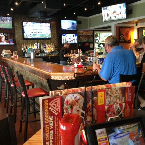 Photo taken at Chili&#39;s Grill &amp; Bar by Jamie B. on 6/18/2013