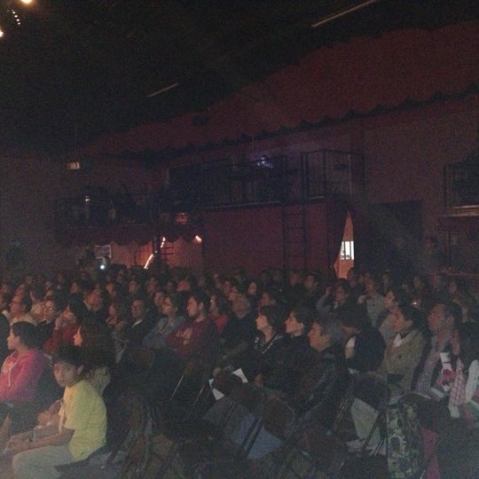 Foto tirada no(a) La Casona Del Arbol Teatro-Bar &amp; Cocina Show Center por Xavier S. em 11/30/2012