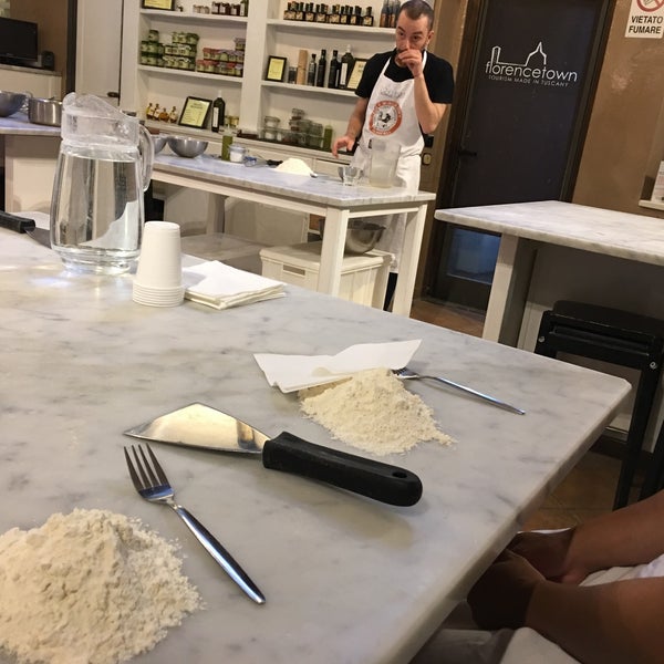 Фрегат италии luigi rizzo. Языковые школы. Go to italian classes. Курсы итальянского языка. Эсминец вмс италии.