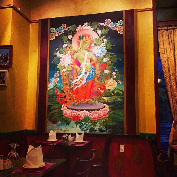 Foto diambil di Taste of the Himalayas oleh Fabio S. pada 11/29/2014
