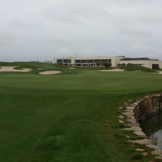11/16/2013 tarihinde Xacobe V.ziyaretçi tarafından Encin Golf Hotel'de çekilen fotoğraf