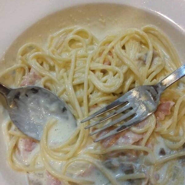 Pizza Hut Pizza Place In Kampung Datuk Keramat