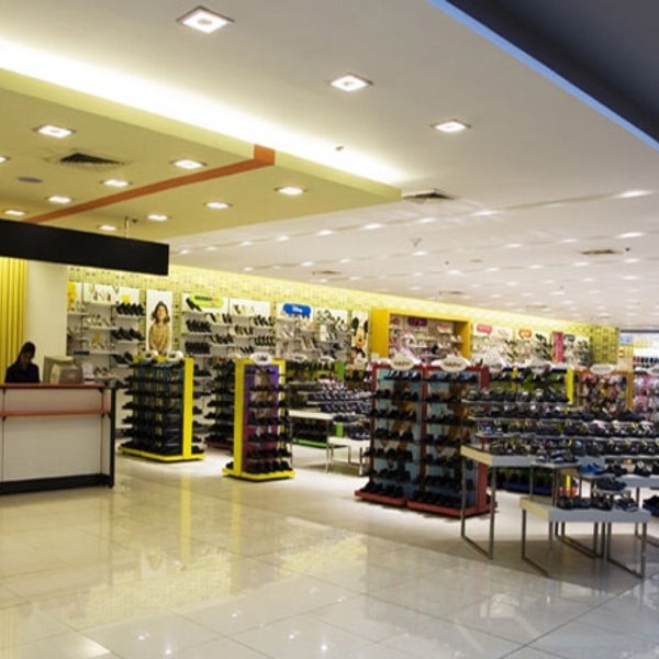 Victoria Departmental Store Model Town Link Rd