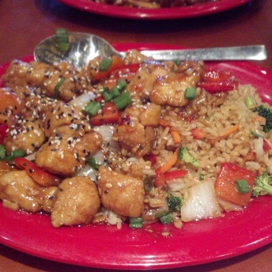 Photo taken at Pei Wei by Ike H. on 10/21/2012