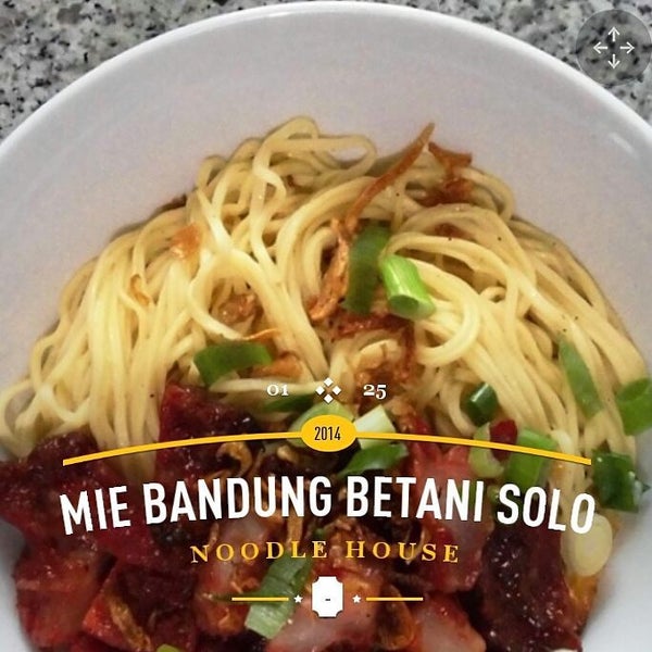 Photo taken at Mie Bandung Betani Solo by Erico d. on 8/19/2015