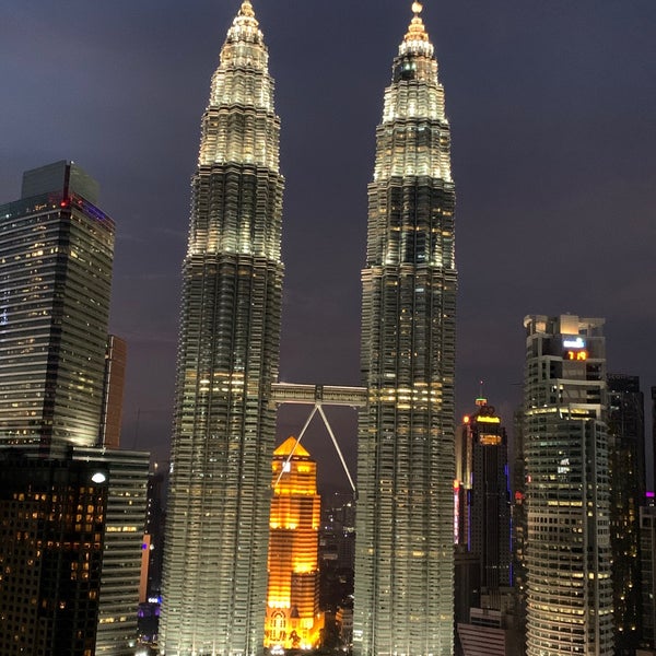 Foto diambil di SkyBar Kuala Lumpur oleh Zukisoo G. pada 11/9/2019