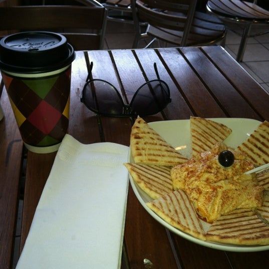 Das Foto wurde bei Cafe Tu-O-Tu von Brian C. am 12/4/2012 aufgenommen
