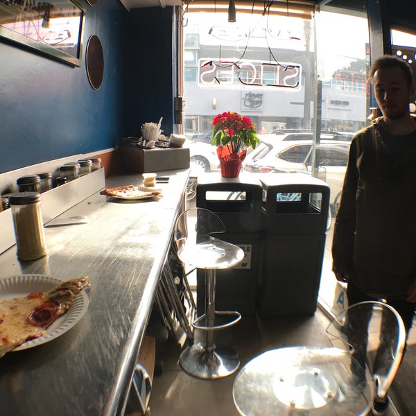 1/4/2018 tarihinde Rezo G.ziyaretçi tarafından Abbot&#39;s Pizza Company'de çekilen fotoğraf