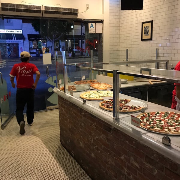 Photo taken at Joe&#39;s Pizza - Hollywood Blvd by Rezo G. on 11/24/2017