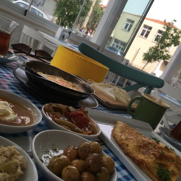 4/8/2016 tarihinde Gulce C.ziyaretçi tarafından Morisi Kahvaltı &amp; Girit Mutfağı'de çekilen fotoğraf