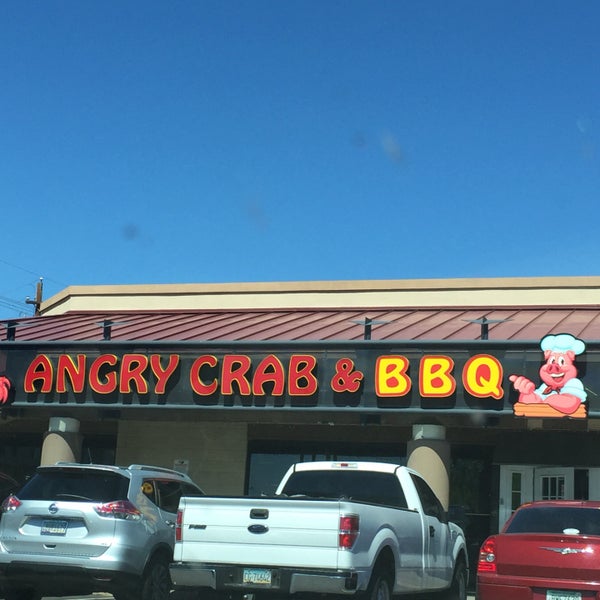 3/24/2017 tarihinde Roland T.ziyaretçi tarafından Angry Crab Shack and BBQ'de çekilen fotoğraf