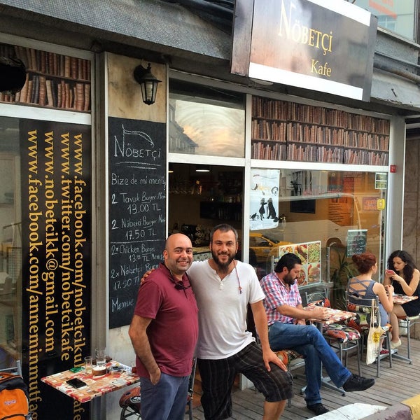 Foto tirada no(a) Nöbetçi Kafe por Barış U. em 8/7/2015