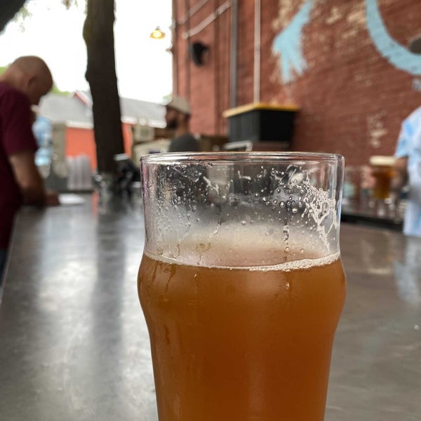 Photo taken at Rare Bird Brewpub by Kyle C. on 7/15/2022