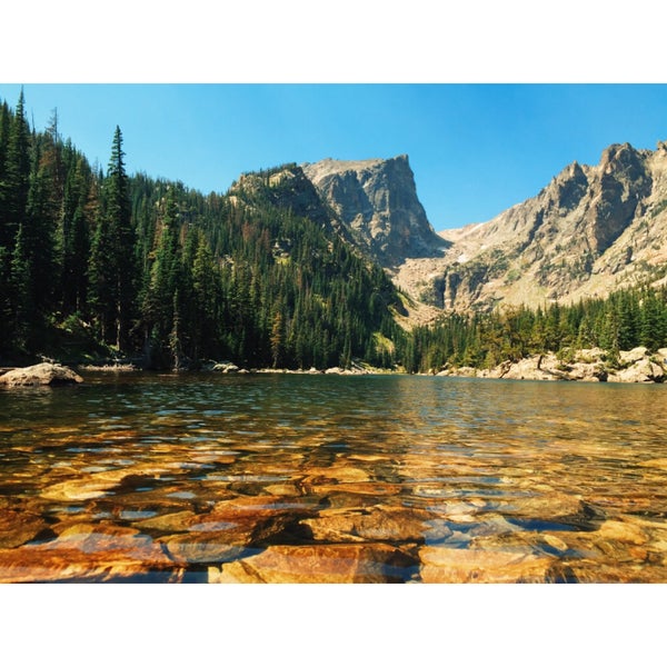 Lake be dream. Rocky mountains and colorado river. Парка рокки-маунтин. Dream lake. Озеро грез.