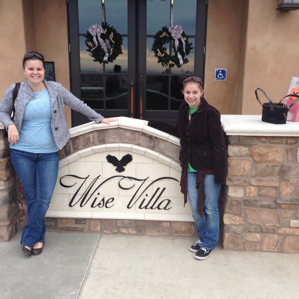 12/27/2013 tarihinde Lauren C.ziyaretçi tarafından Wise Villa Winery'de çekilen fotoğraf