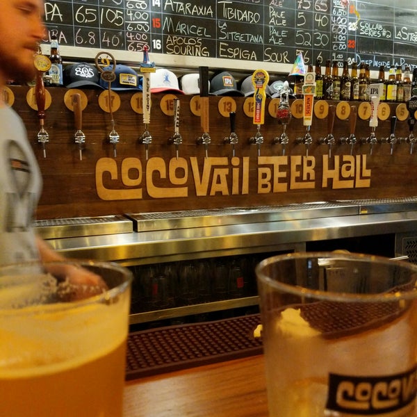 Foto tirada no(a) CocoVail Beer Hall por Chris P. em 9/30/2018