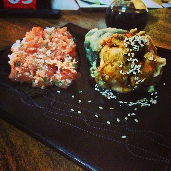 รูปภาพถ่ายที่ Sensei Lounge Sushi โดย Nelinho P. เมื่อ 5/25/2013