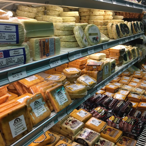 1/16/2017에 rosanna m.님이 Wisconsin Cheese Mart에서 찍은 사진