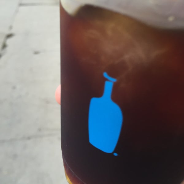 Foto diambil di Blue Bottle Coffee oleh Richard M. pada 12/5/2014