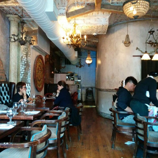 3/27/2014 tarihinde Pavel B.ziyaretçi tarafından Asya Indian Restaurant'de çekilen fotoğraf