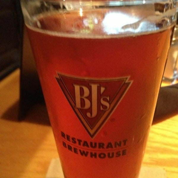 Photo taken at BJ&#39;s Restaurant &amp; Brewhouse by Dennis B. on 5/23/2013