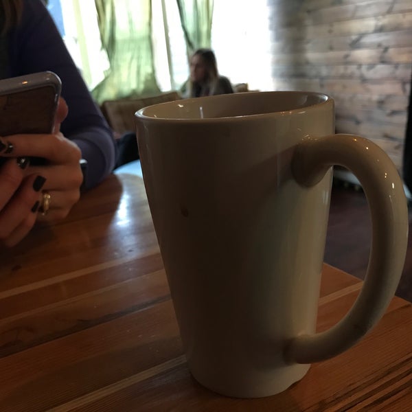 Foto tirada no(a) Songbird Coffee &amp; Tea House por Chris L. em 1/9/2018