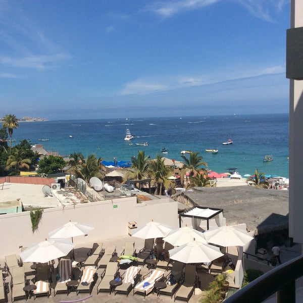 Foto diambil di Cabo Villas Beach Resort &amp; Spa oleh William J. pada 7/15/2016