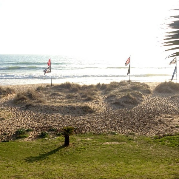 10/24/2013 tarihinde Surf Center T.ziyaretçi tarafından Surf Center Tarifa'de çekilen fotoğraf