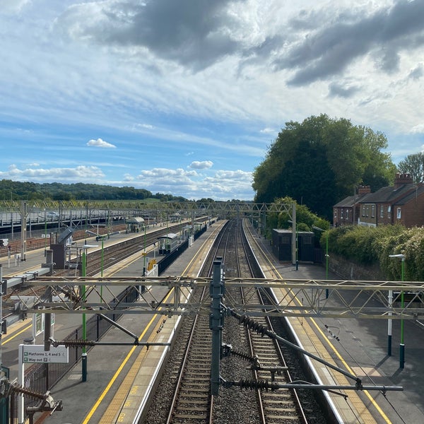 Tring Railway Station (TRI) Rail Station in Tring