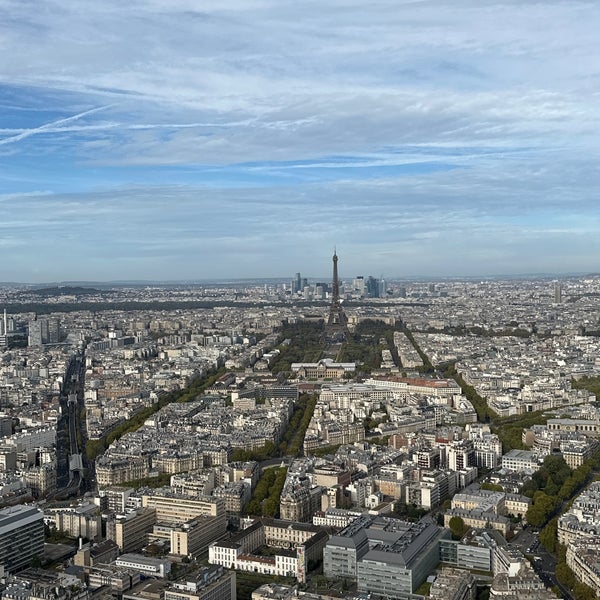 Foto tomada en El observatorio panorámico de la Tour Montparnasse  por Anne H. el 10/23/2022