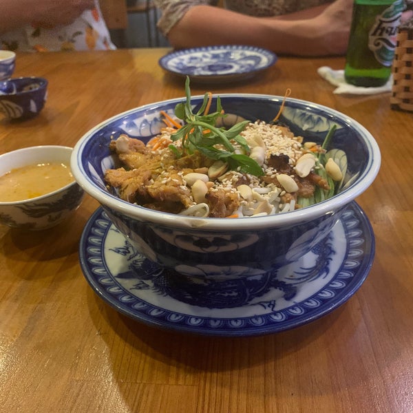 Foto tirada no(a) Madam Thu: Taste of Hue por Shona L. em 2/15/2020
