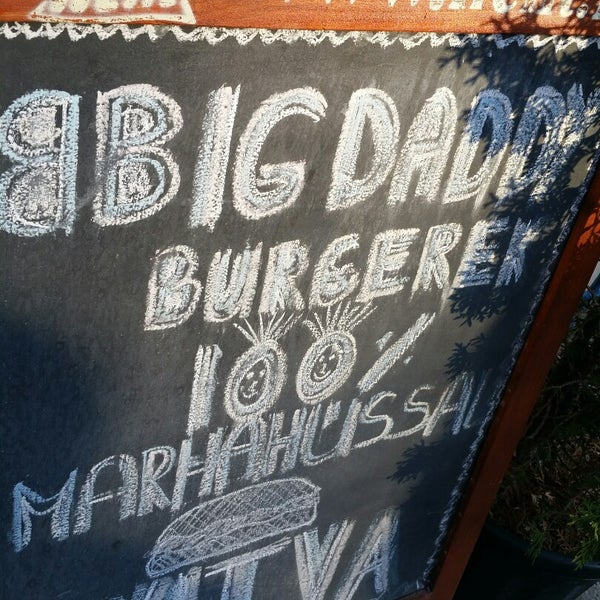 Foto diambil di Big Daddy Burger Bár oleh Adam M. pada 12/19/2014