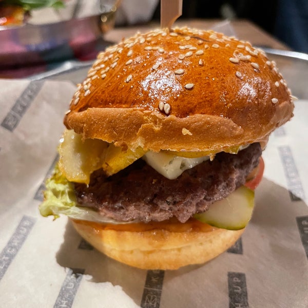 Foto scattata a Ketch Up Burgers da Sanchez M. il 10/8/2021
