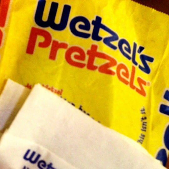 Foto tirada no(a) Wetzel&#39;s Pretzels por onezerohero em 11/21/2012