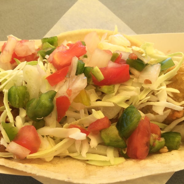 8/28/2015にDebbie S.がRicky&#39;s Fish Tacosで撮った写真