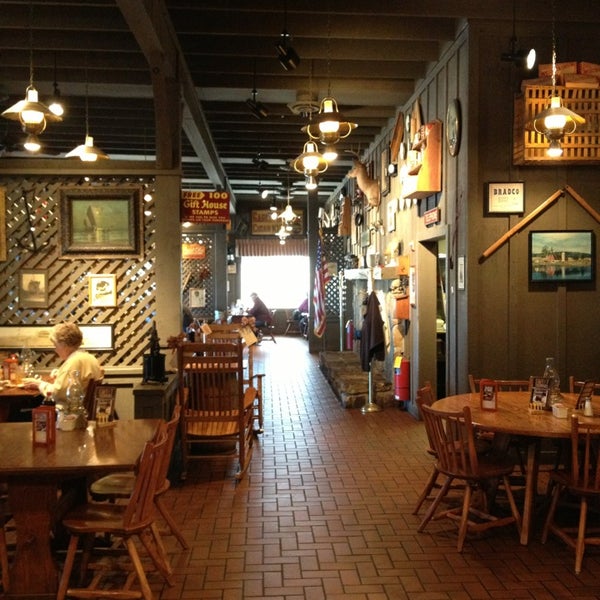 Cracker Barrel Old Country Store - 28 tips
