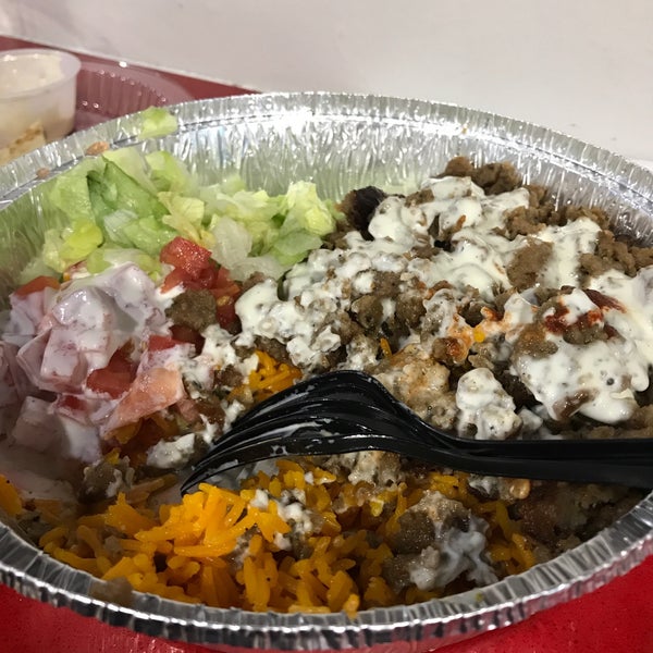 Photo taken at The Halal Guys by Yazmin G. on 11/24/2018