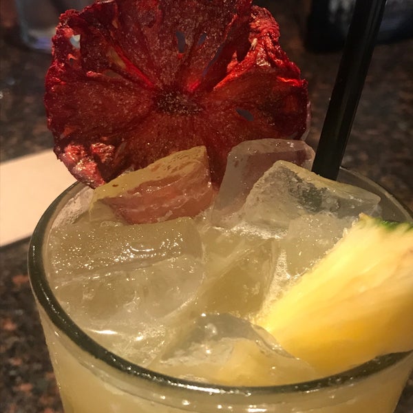 Photo taken at BJ&#39;s Restaurant &amp; Brewhouse by Yazmin G. on 5/4/2019