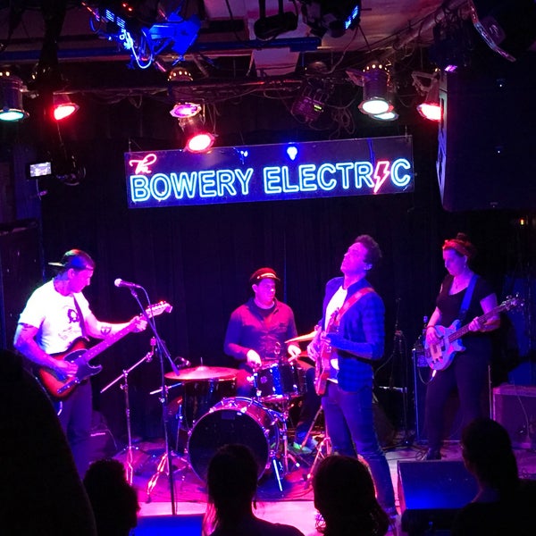 Foto tirada no(a) The Bowery Electric por Nick F. em 4/5/2017
