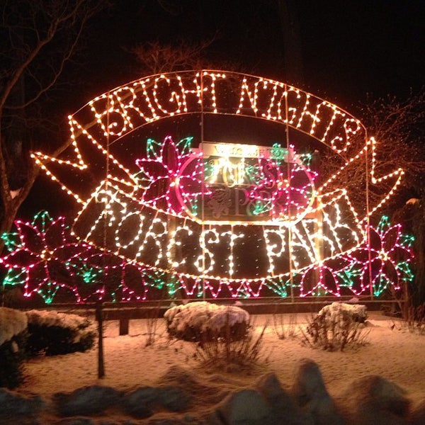 Снимок сделан в Bright Nights at Forest Park пользователем Amanda Ann 1/1/2013