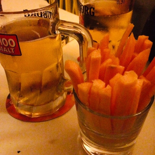 Пивной ресторан на набережной. Паб 2 2 сретенка. 22 pub. Пивной бар. Пивной бар.