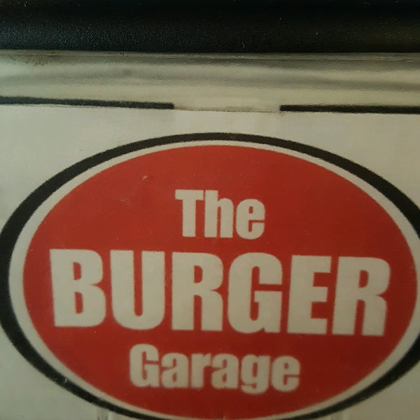 รูปภาพถ่ายที่ The Burger Garage โดย Steve C. เมื่อ 12/5/2016