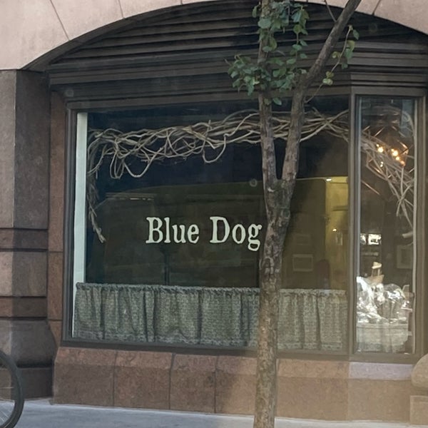 Foto tirada no(a) Blue Dog Kitchen Bar por Trevin⚡️ D. em 8/16/2022