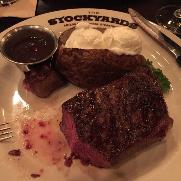 Foto scattata a Stockyards Steakhouse da Nathan P. il 4/6/2016
