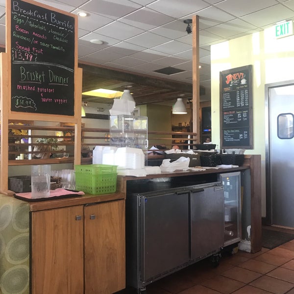 Das Foto wurde bei Jinky&#39;s Cafe Thousand Oaks von Steve P. am 9/14/2018 aufgenommen