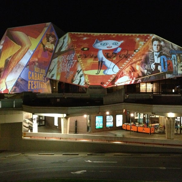 6/18/2013에 Miss L.님이 Adelaide Festival Centre에서 찍은 사진