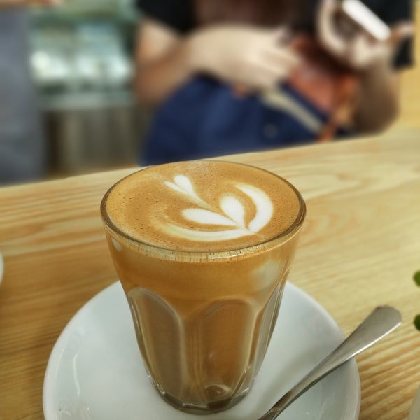 6/7/2018에 Satya W.님이 Size S Coffee &amp; Bakery에서 찍은 사진